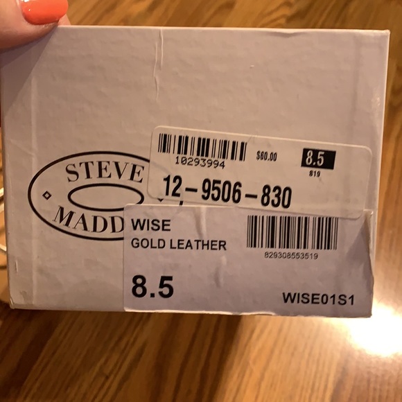 Steve Madden- Gold sandals - Picture 2 of 2